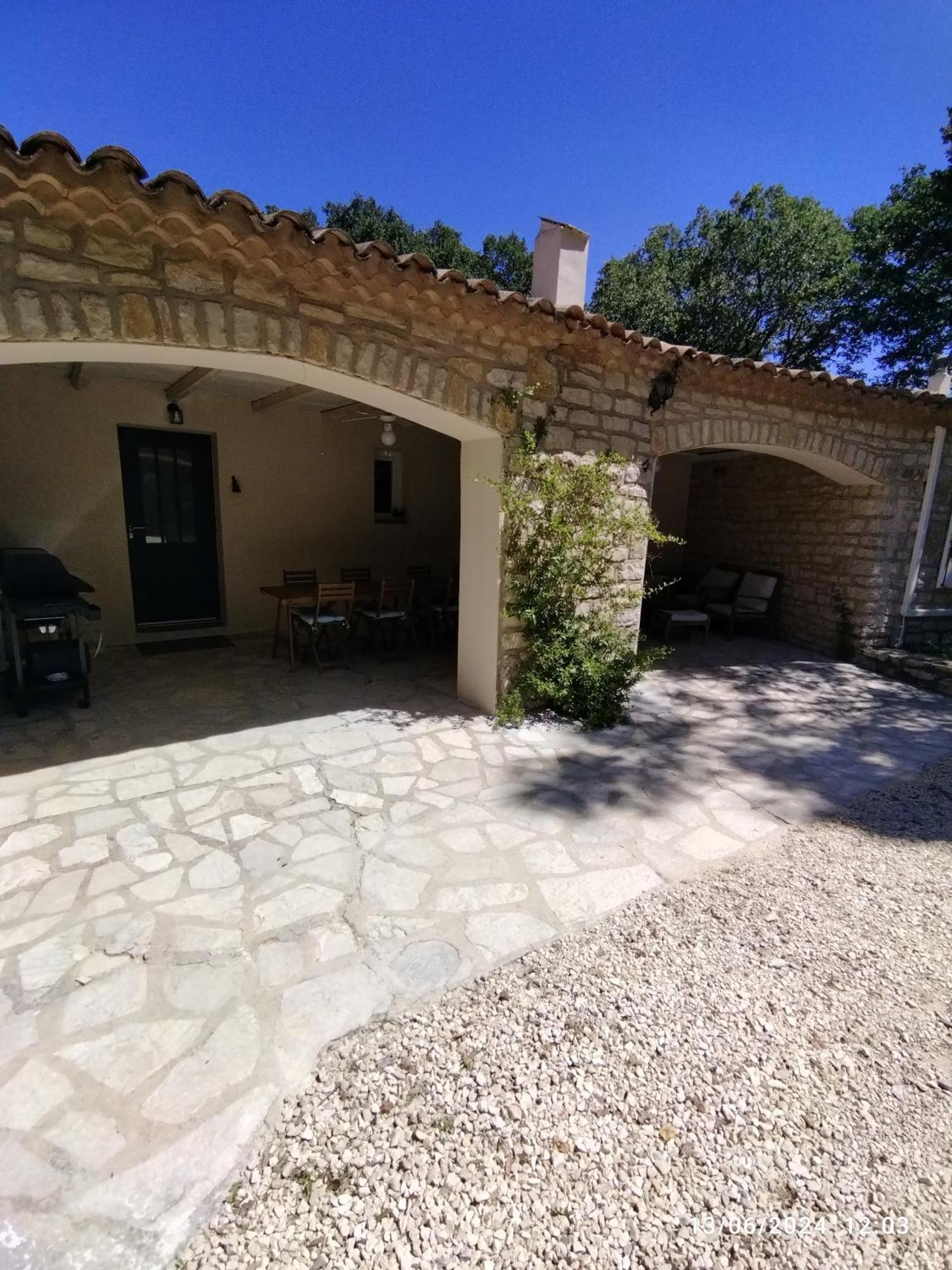 La Maison D'En Haut La Capelle-et-Masmolene Exterior photo
